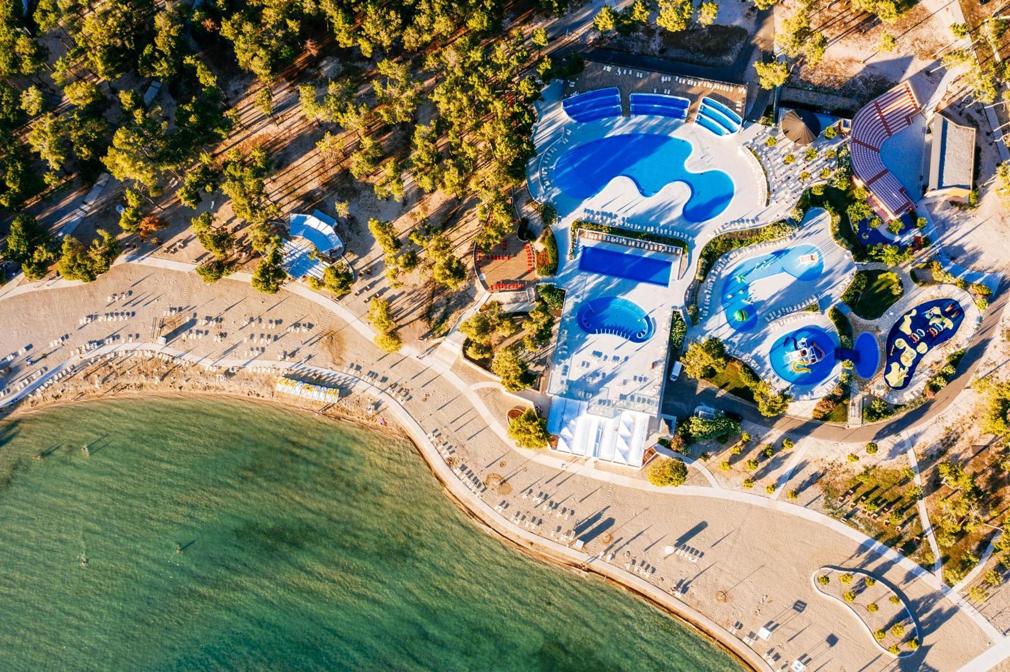 נין Zaton Holiday Resort Glamping Tents מראה חיצוני תמונה