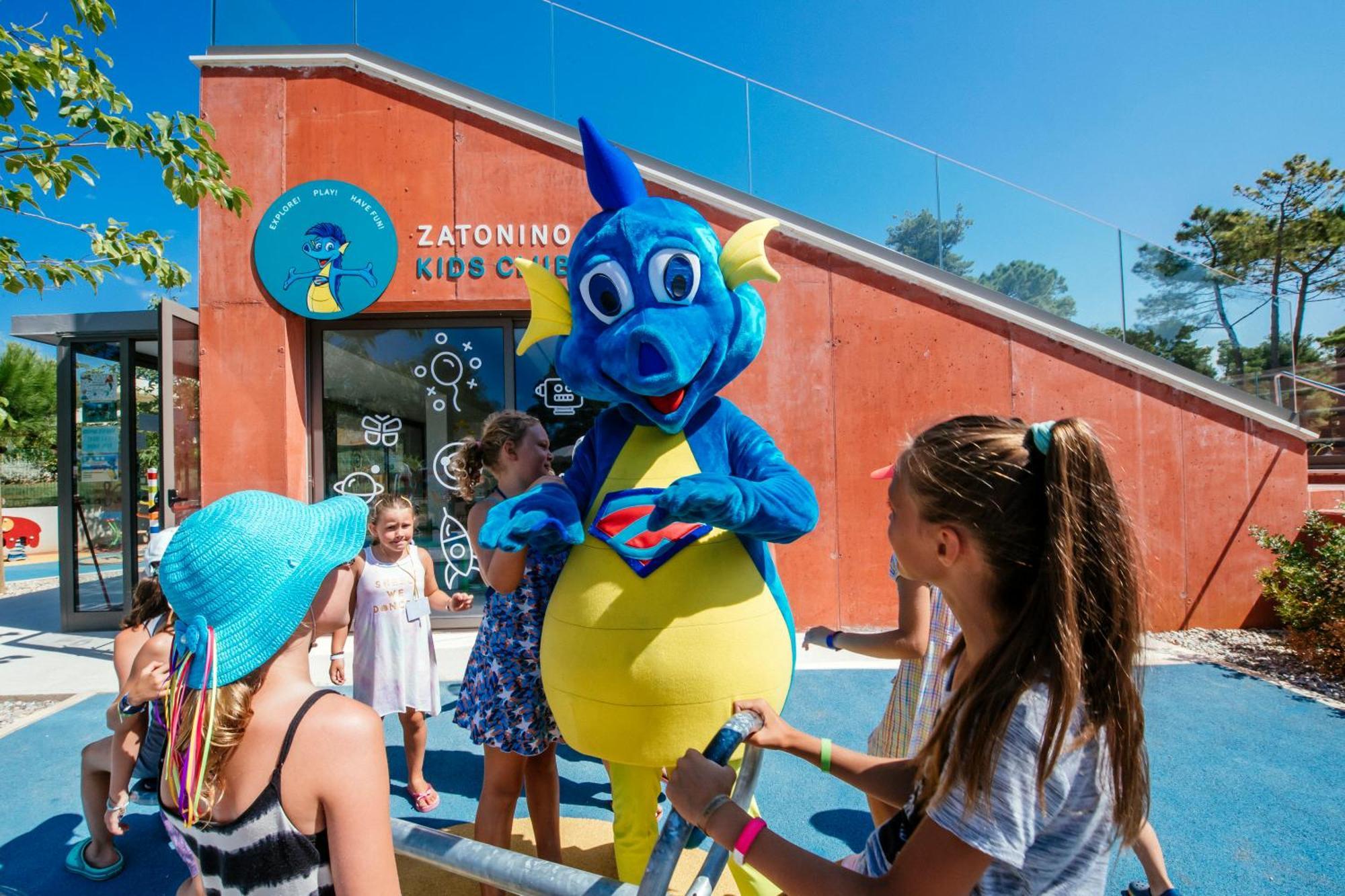 נין Zaton Holiday Resort Glamping Tents מראה חיצוני תמונה