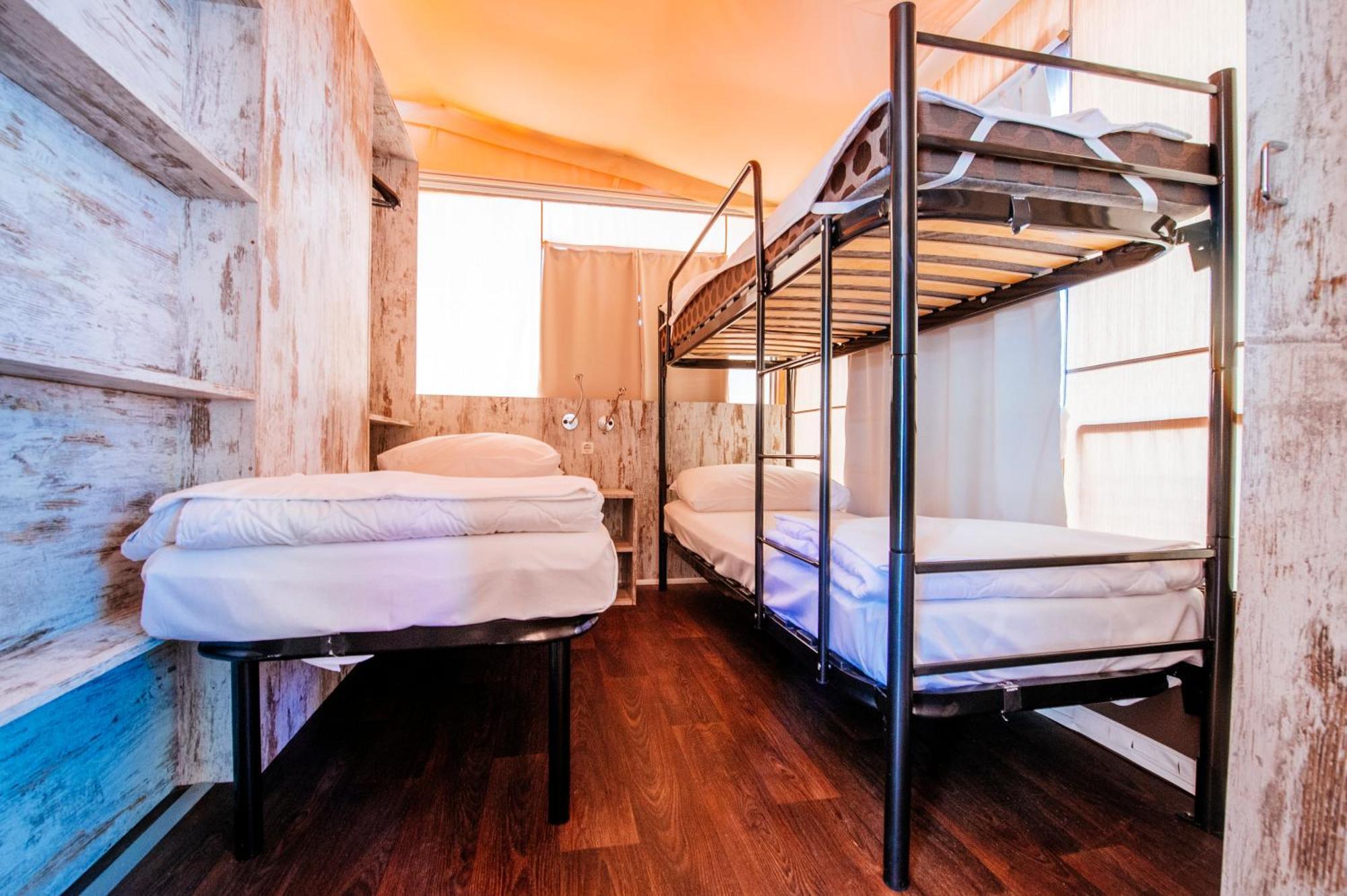 נין Zaton Holiday Resort Glamping Tents חדר תמונה